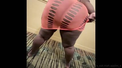 BBW freak hoe fucking in hotel hallway