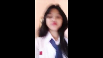 Caroline Puja Lestari SMP